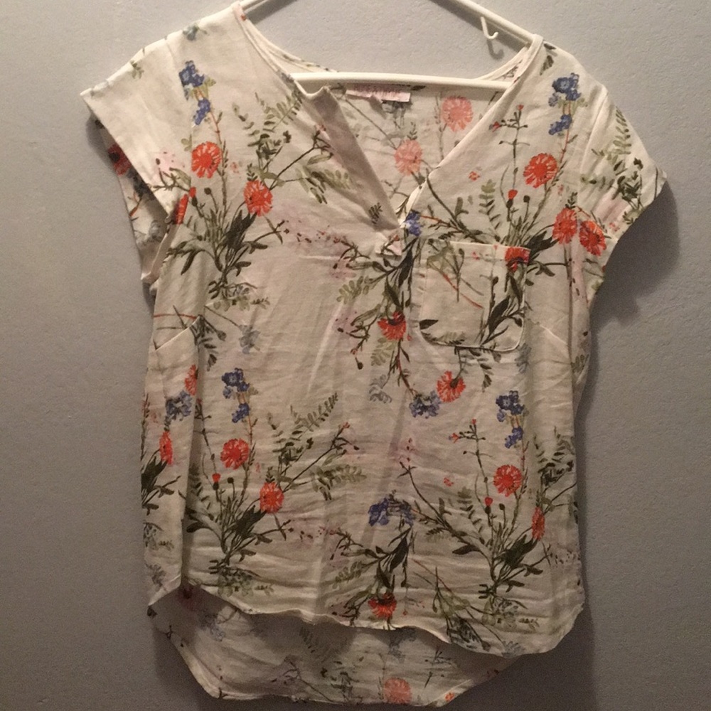 Linen top with capped sleeves